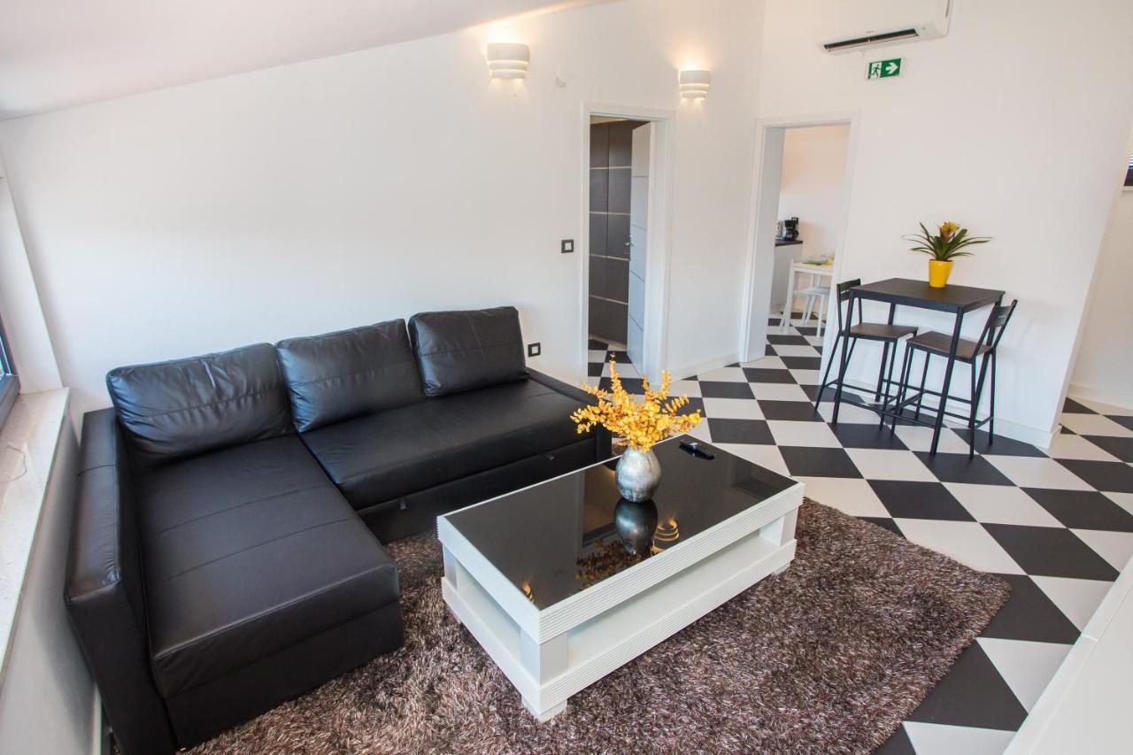 Black & White Apartment Rovinj Luaran gambar