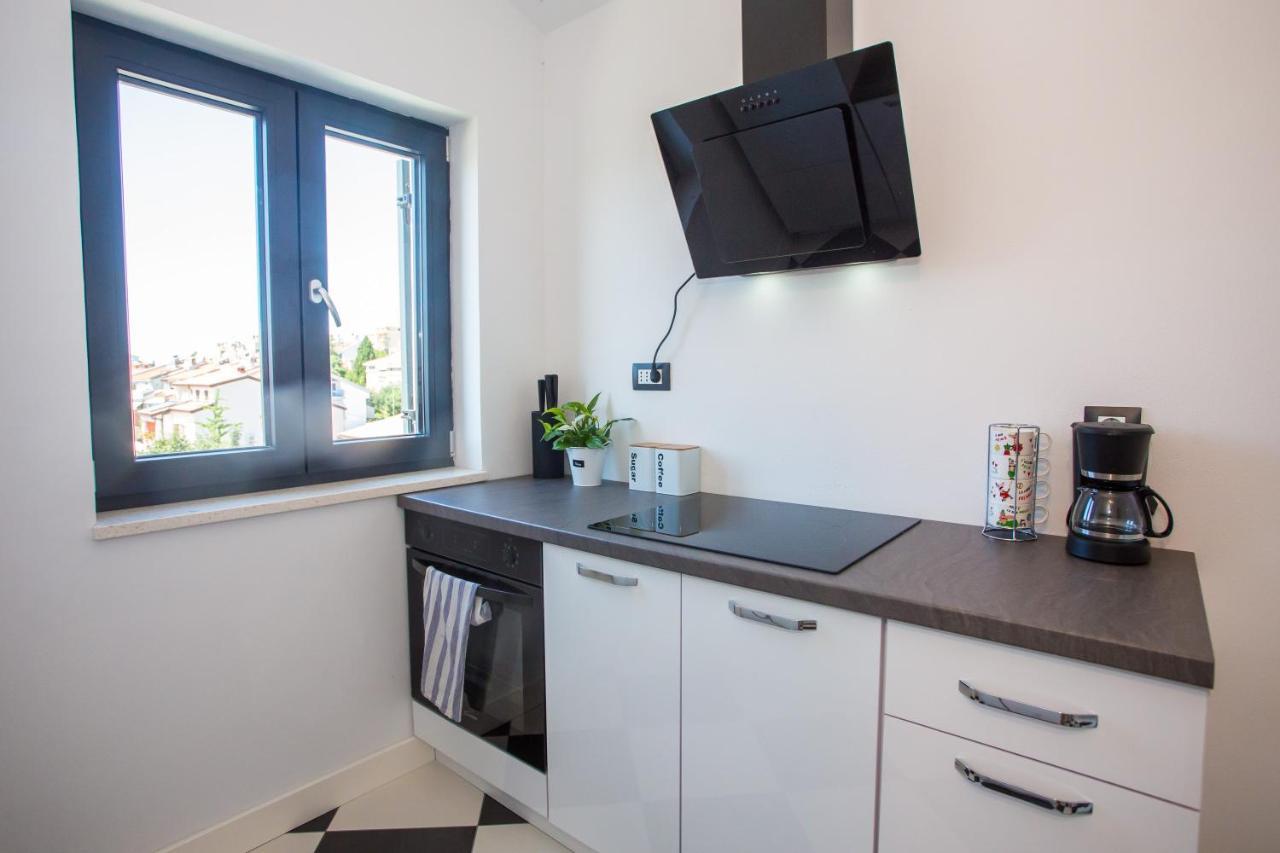 Black & White Apartment Rovinj Luaran gambar