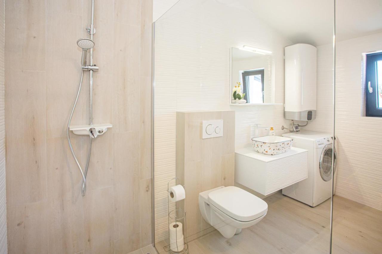 Black & White Apartment Rovinj Luaran gambar