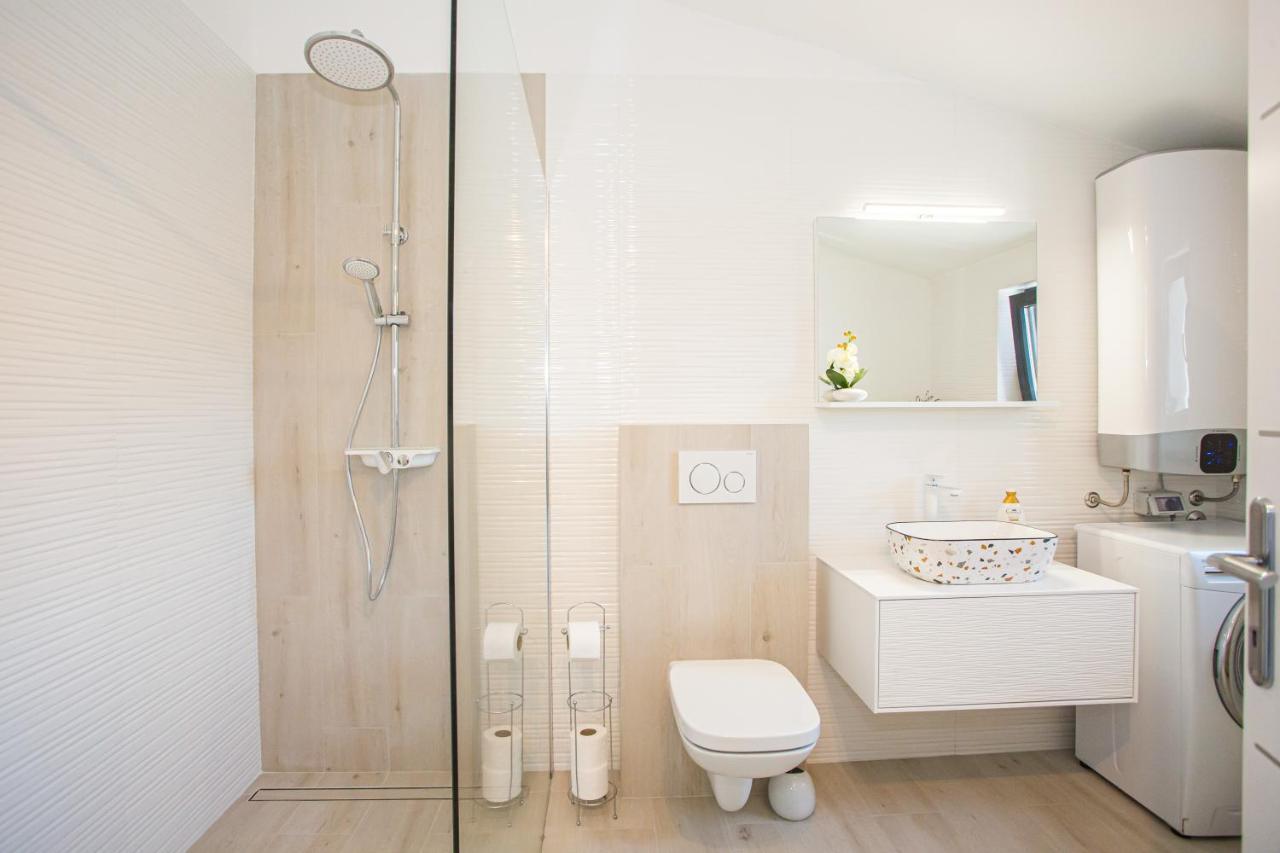 Black & White Apartment Rovinj Luaran gambar