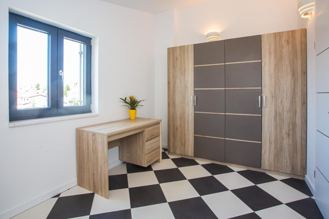 Black & White Apartment Rovinj Luaran gambar